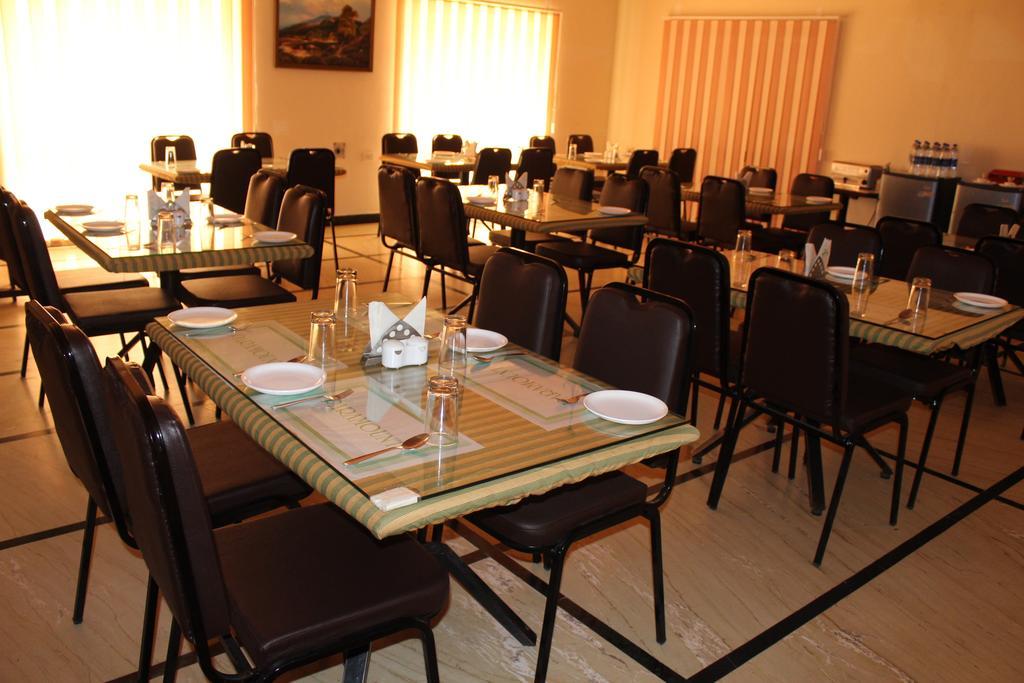 Paramount Inn Sriperumbudur Exteriör bild