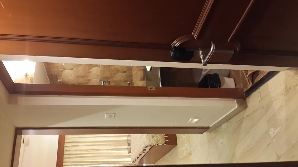Paramount Inn Sriperumbudur Exteriör bild