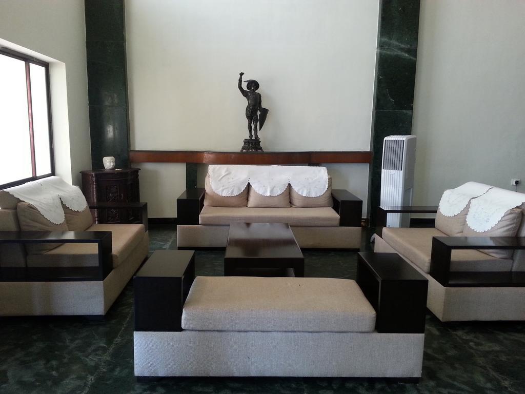 Paramount Inn Sriperumbudur Exteriör bild